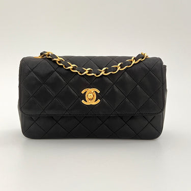 Chanel Vintage Mini Half Flap in Black Lambskin ref. 8026